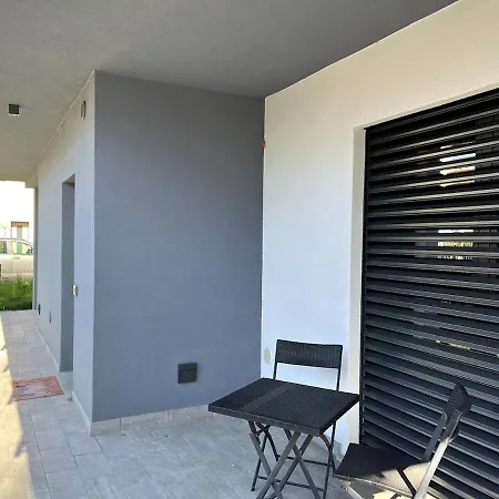 Casa Darcellas Trilocale In A4 Con Giardino