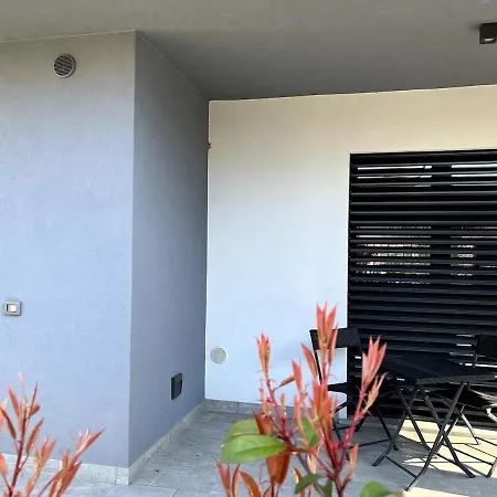 Casa Darcellas Trilocale In A4 Con Giardino Holiday home