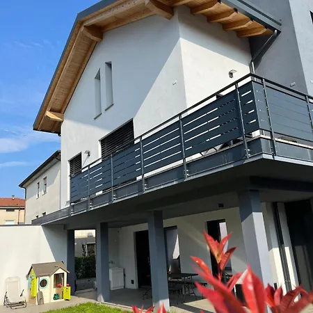Casa Darcellas Trilocale In A4 Con Giardino Holiday home