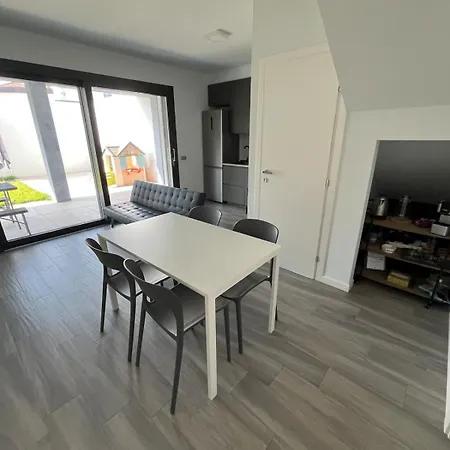Holiday home Casa Darcellas Trilocale In A4 Con Giardino Dalmine